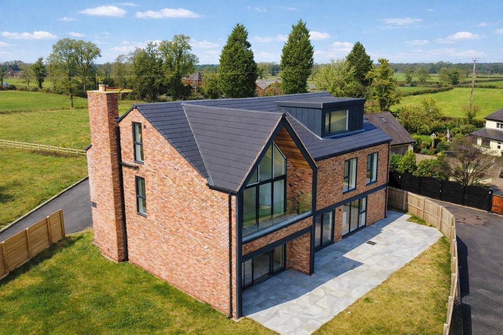 Property photo 3 of 37