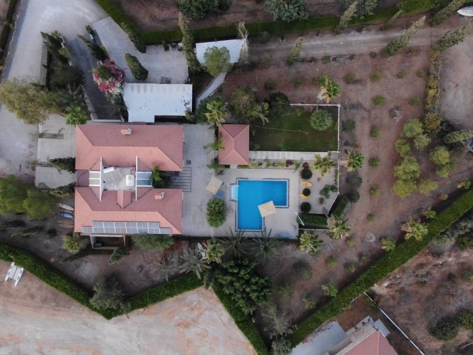 Property photo 3 of 57