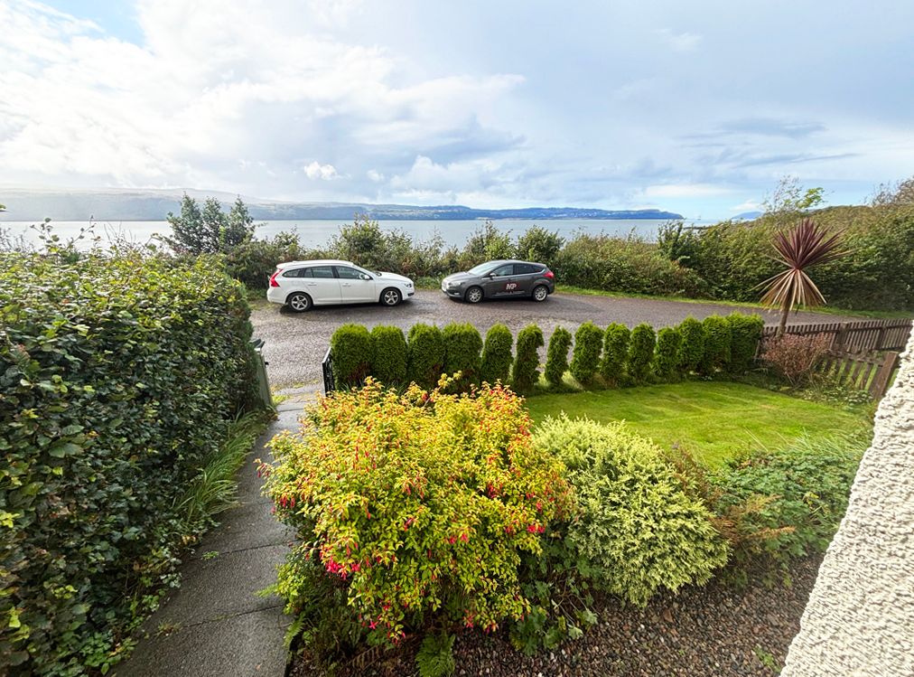Property photo 2 of 39