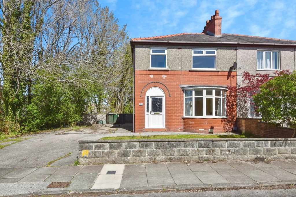 Property photo 1 of 16 External