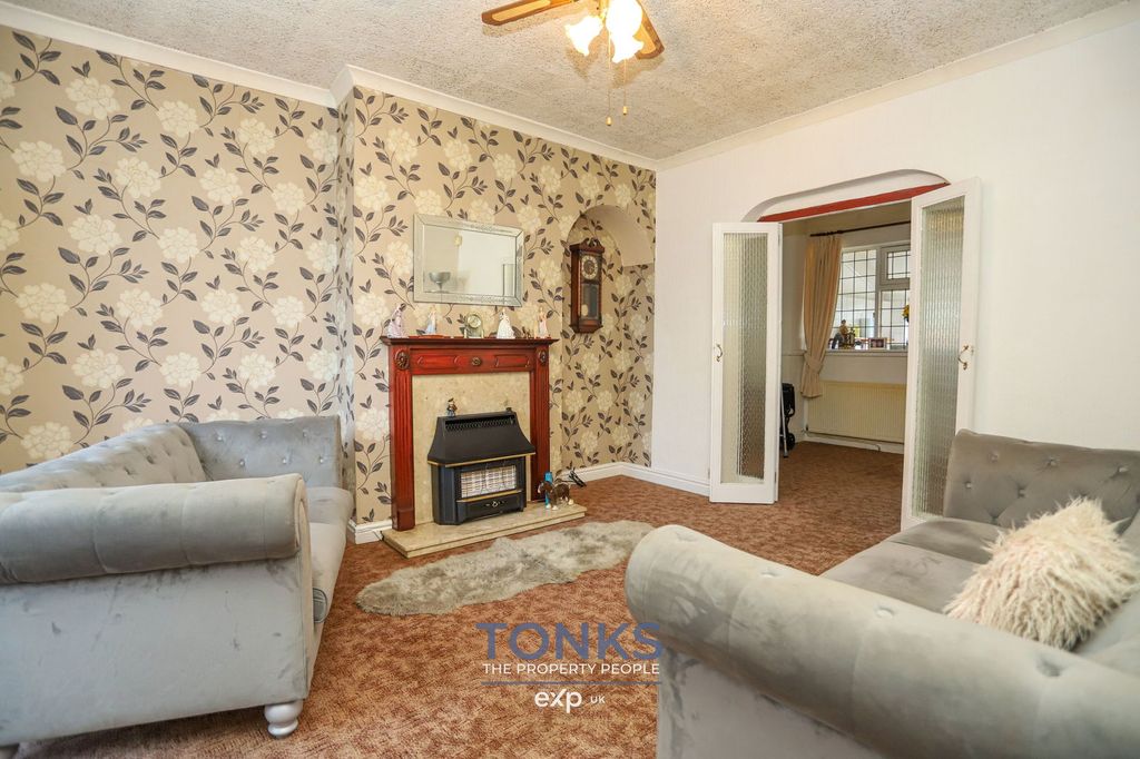 Property photo 3 of 22