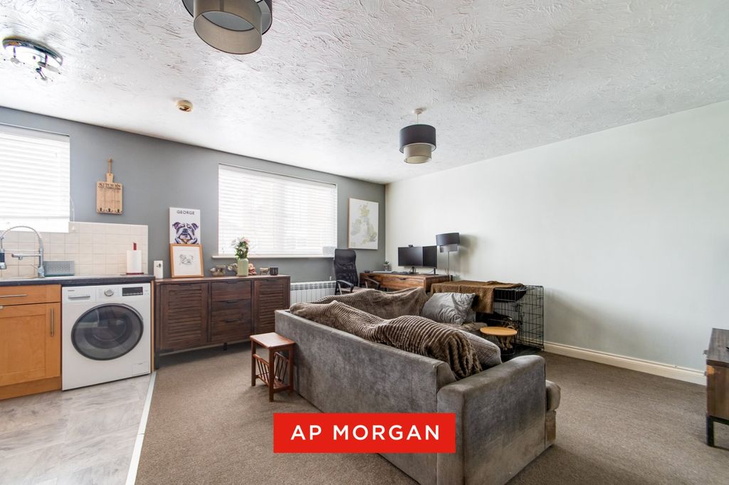 Property photo 2 of 8 Picture No. 09