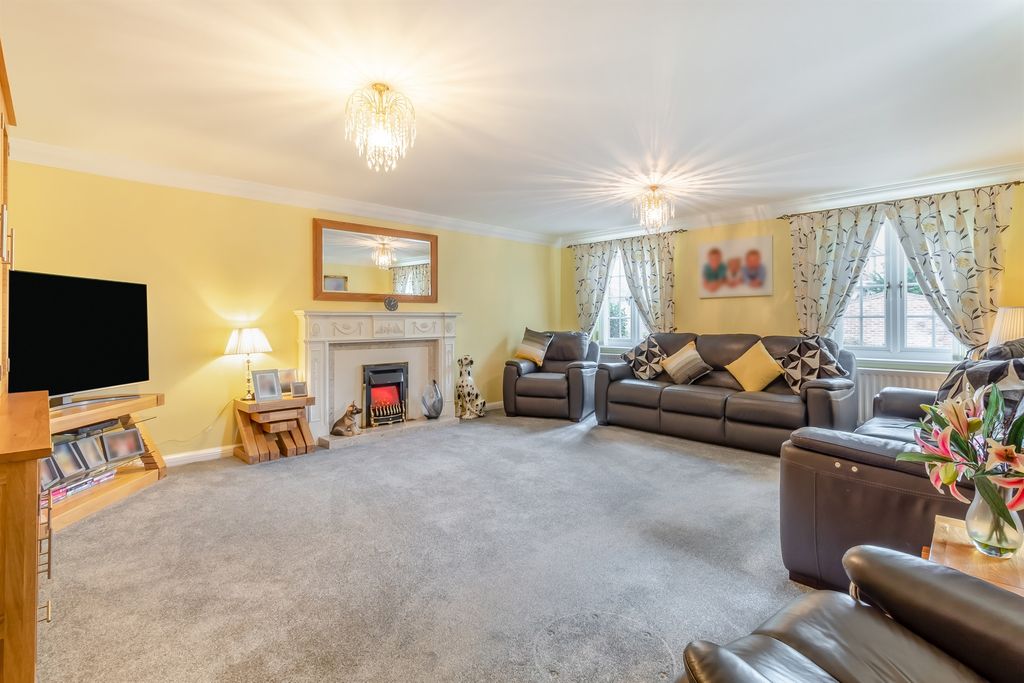 Property photo 2 of 17