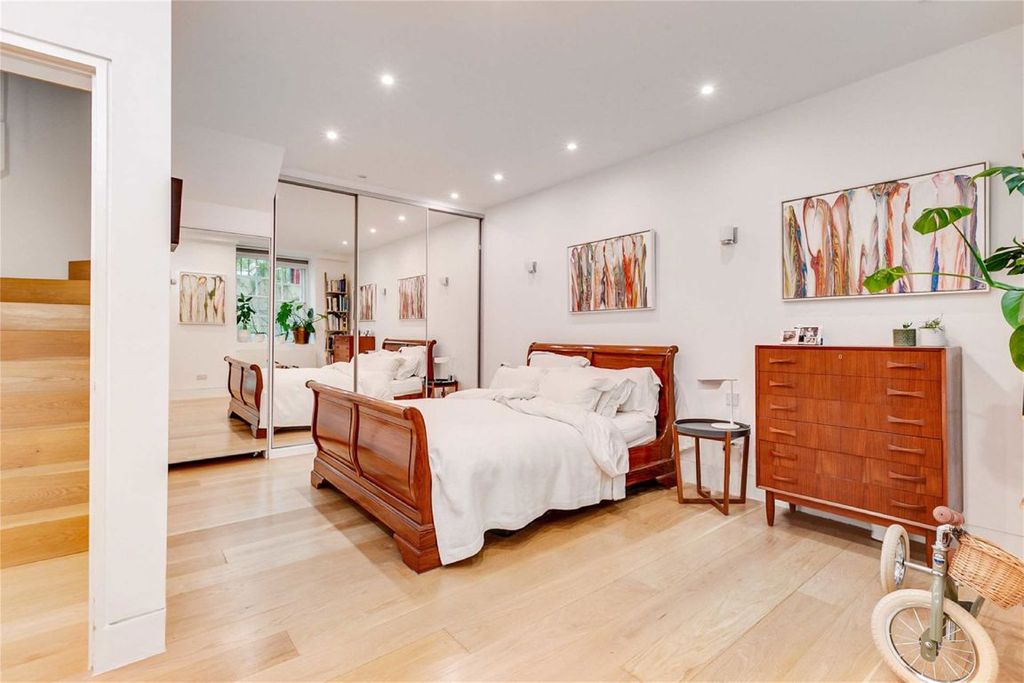 Property photo 3 of 6