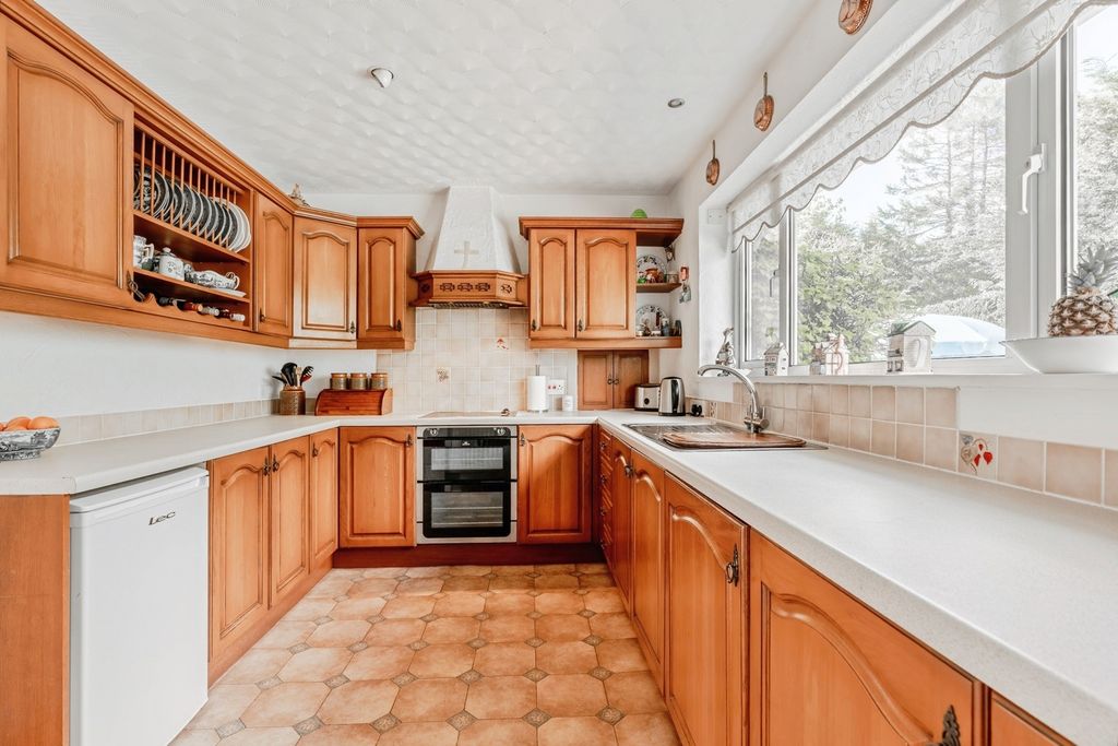 Property photo 3 of 24 Pbox-Img.Jpg