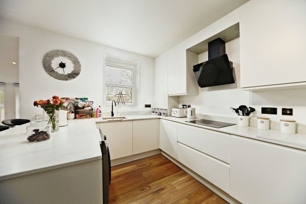 Property photo 2 of 16 Kitchen