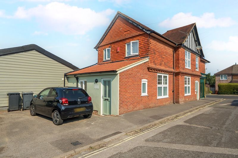 Property photo 1 of 15 Photo 3