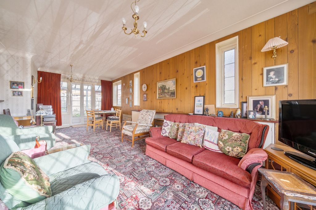 Property photo 2 of 21 1381698-3-691463c...