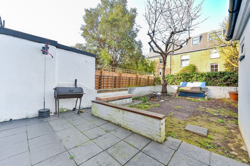 Property photo 3 of 17