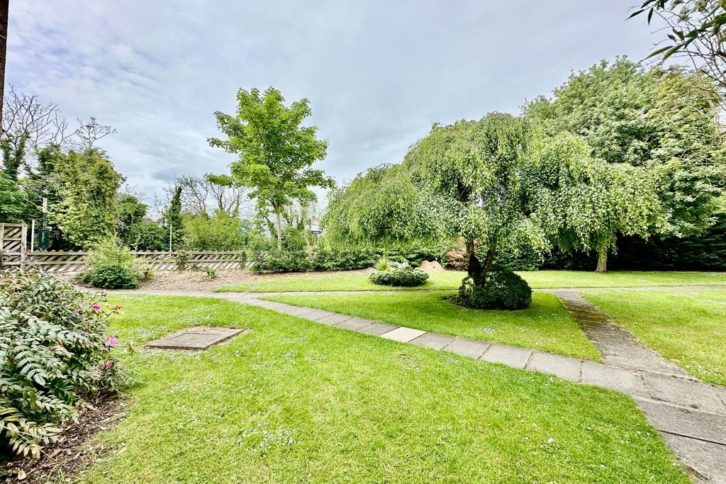 Property photo 2 of 9