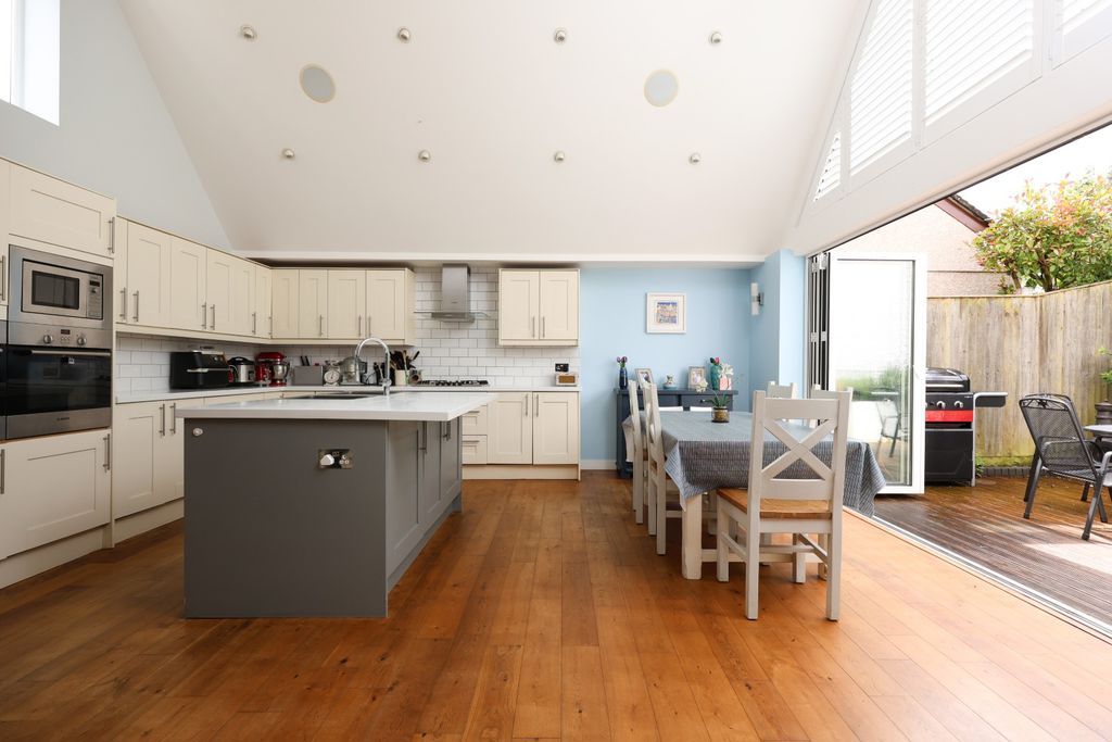 Property photo 2 of 26 Kitchen/Dining Room