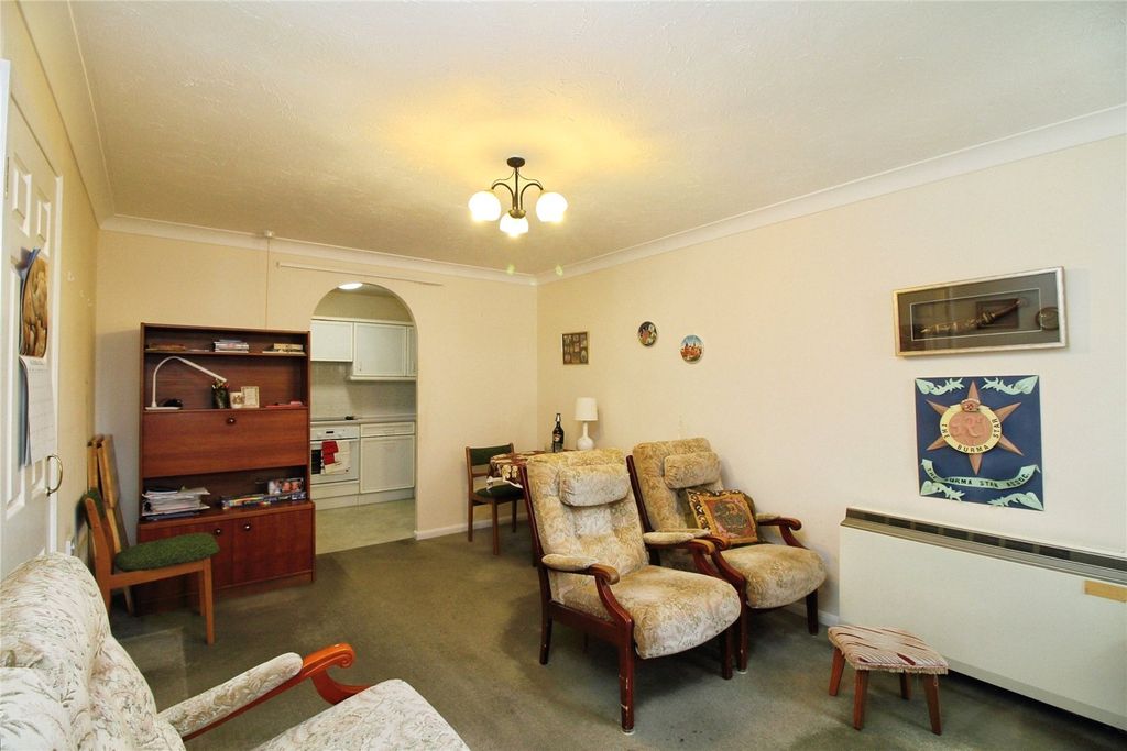 Property photo 2 of 10 Lounge