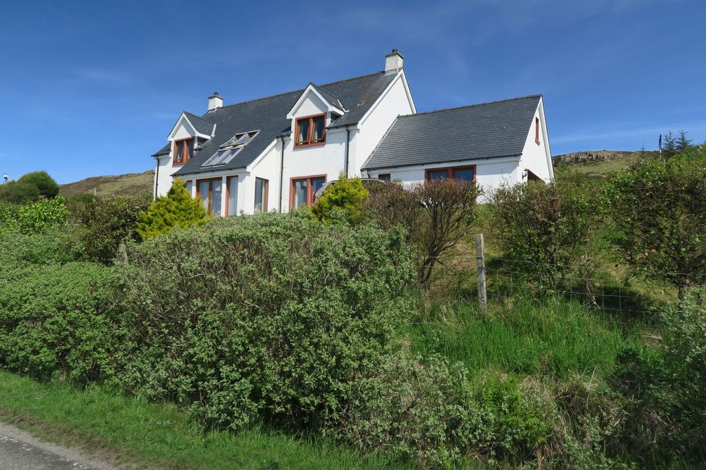 Property photo 1 of 34