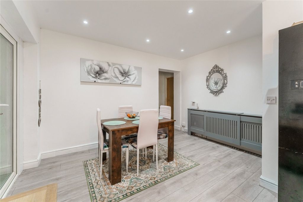 Property photo 3 of 29 Picture No. 24