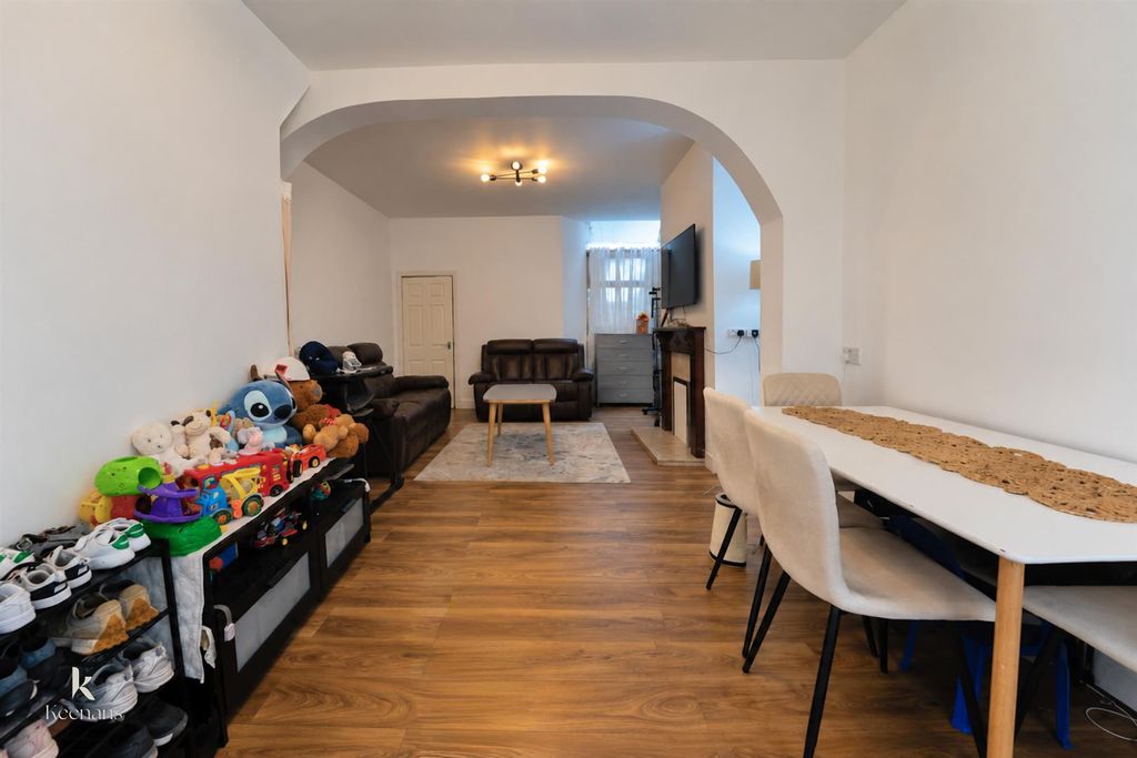 Property photo 2 of 13 ,-10.Jpg