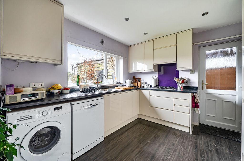 Property photo 2 of 21 1409101-12-699711...