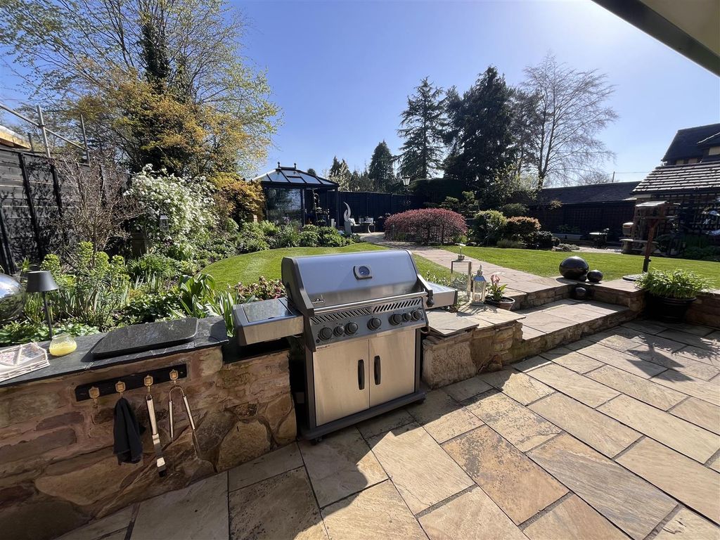 Property photo 2 of 34