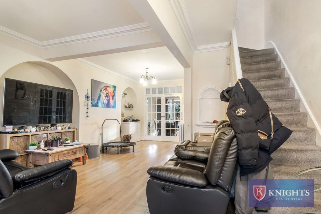 Property photo 2 of 16