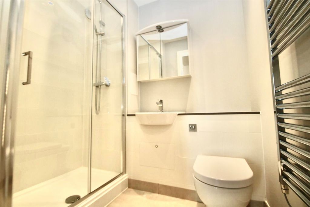 Property photo 3 of 6 Gallery