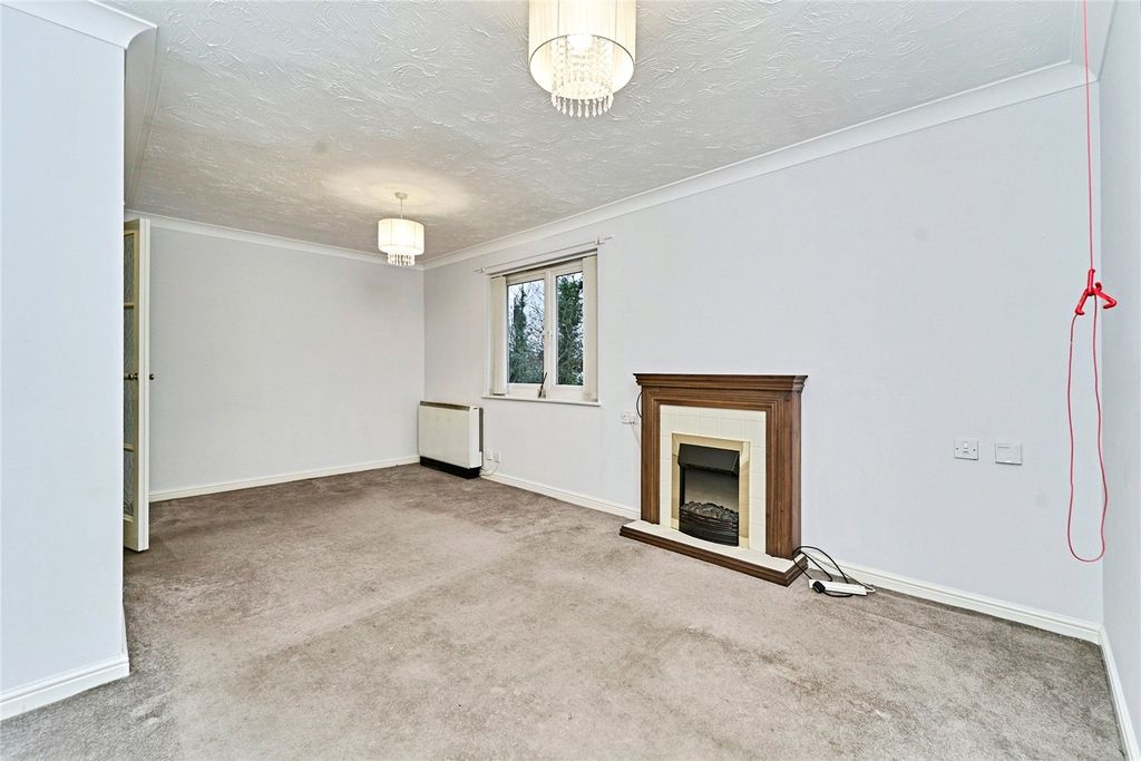 Property photo 2 of 11 Living Room