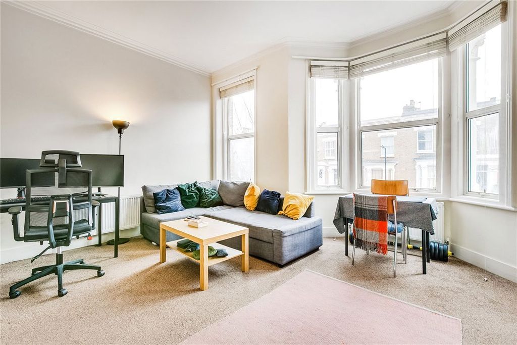 Property photo 3 of 6