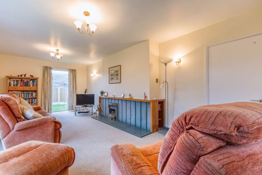 Property photo 3 of 29