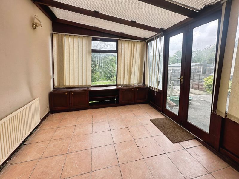 Property photo 3 of 14 Conservatory