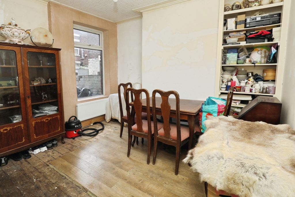 Property photo 3 of 11 2
