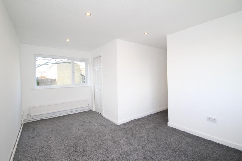 Property photo 2 of 9 0 General