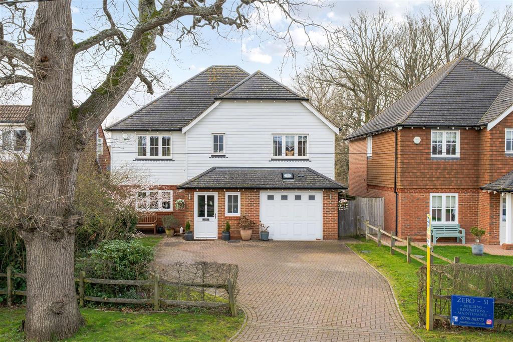 Property photo 1 of 26 1-6995dc5B03802-1415359-2-69949B7Aade65-1.Jpg