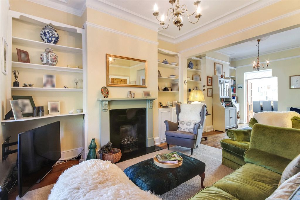 Property photo 2 of 13 Sitting Room