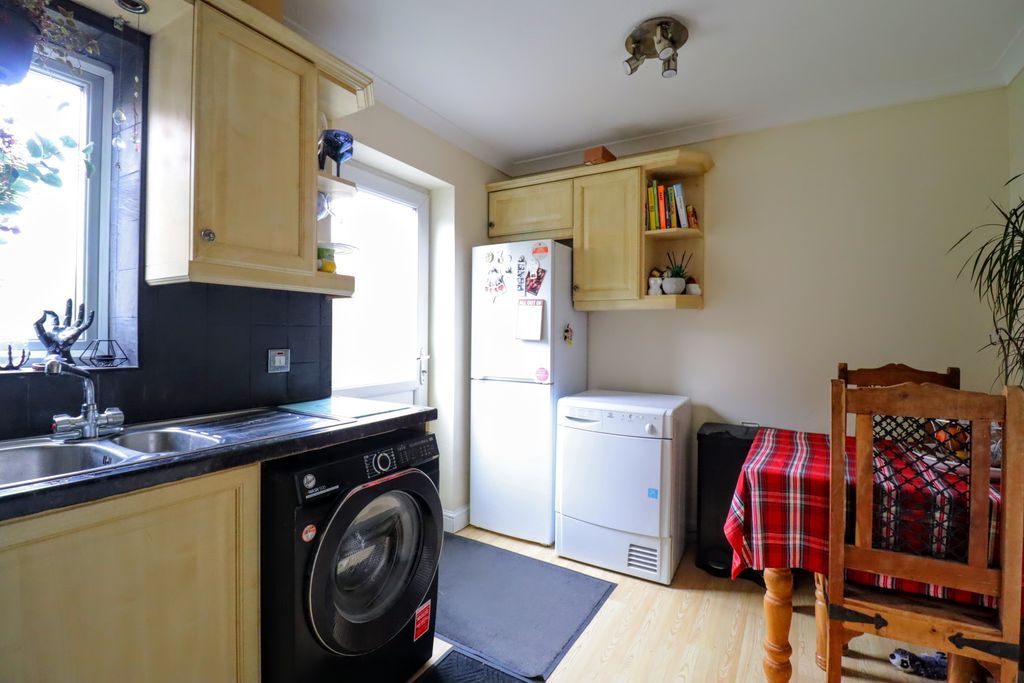Property photo 2 of 11 Kitchen/Diner