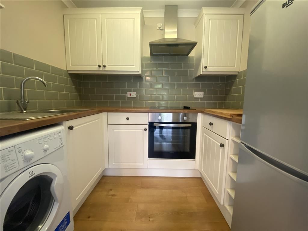 Property photo 3 of 7 Kitchen