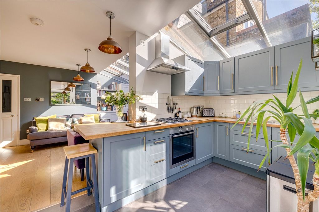 Property photo 2 of 12 Picture No. 06