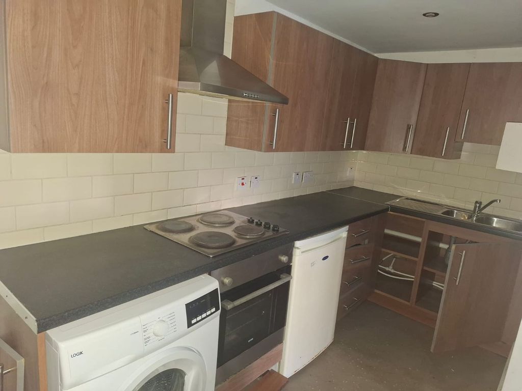 Property photo 3 of 7 Photo 2