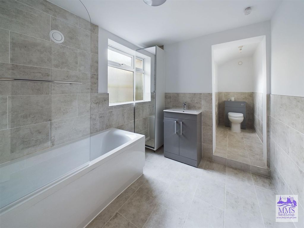 Property photo 2 of 21 Cam02633G0-Pr0042-Still019.Jpg