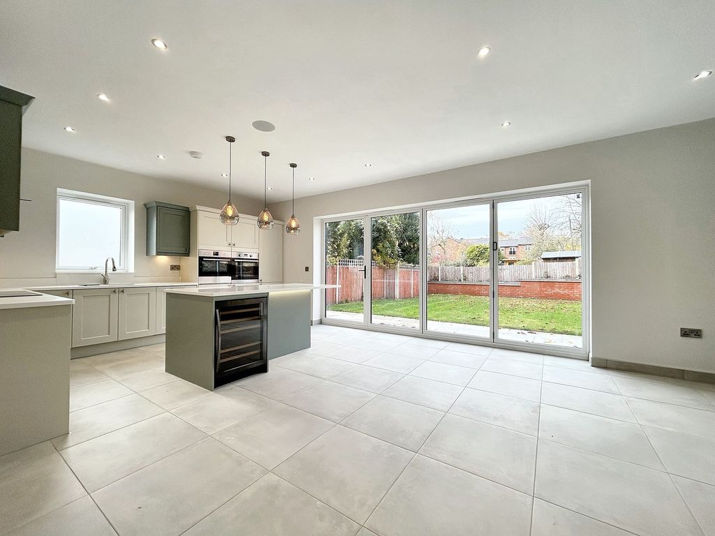 Property photo 3 of 45