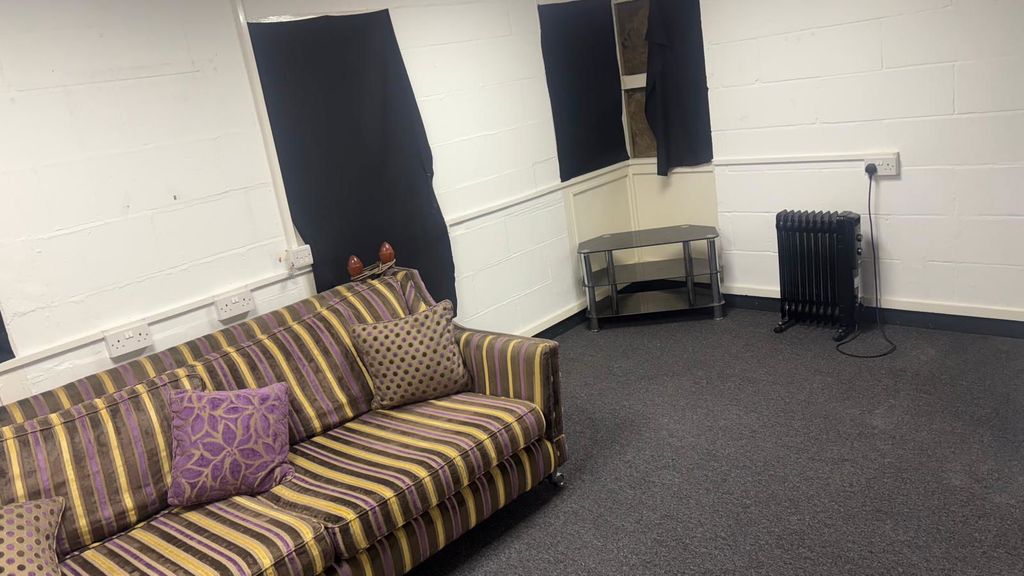 Property photo 3 of 6