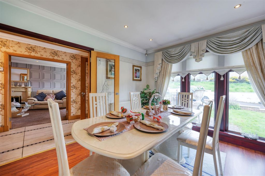 Property photo 3 of 40 6_Carlisle_Road_Airdrie_013.Jpeg