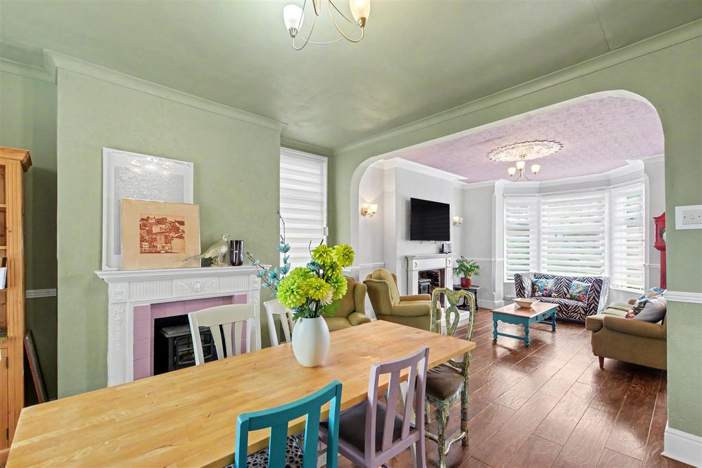 Property photo 3 of 12 Dining Room_1.Jpeg