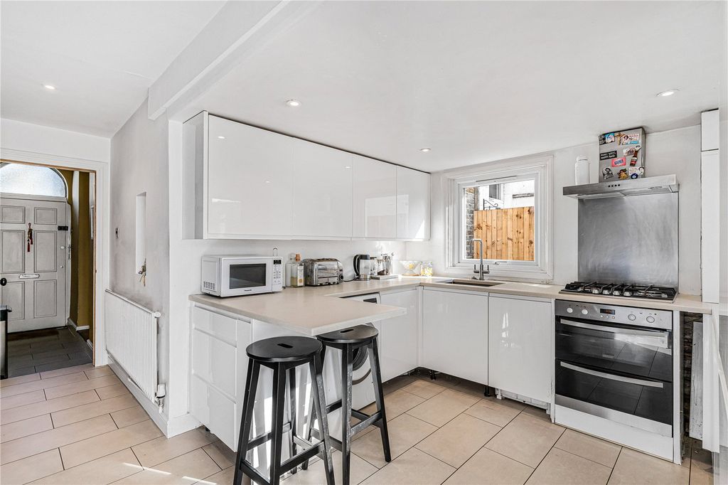 Property photo 3 of 25 Kitchen