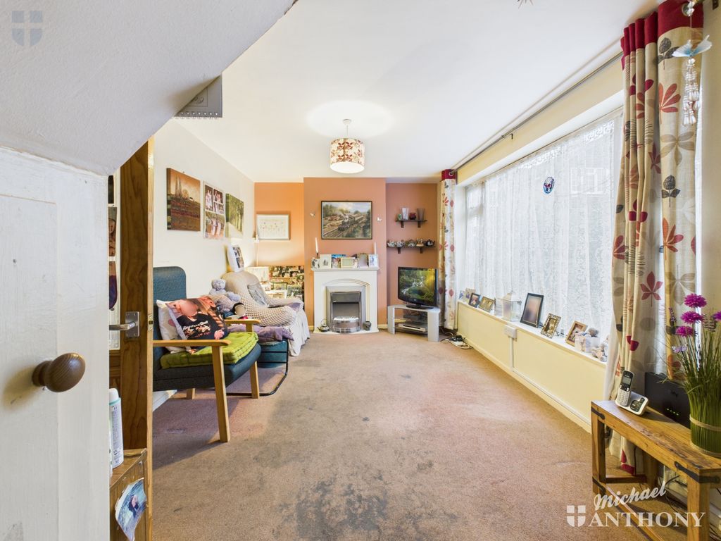 Property photo 3 of 11 Cam03852G0-Pr0445-Still005