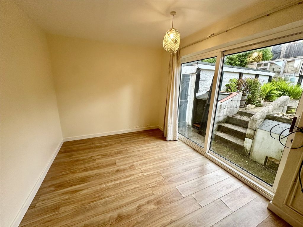 Property photo 3 of 8 Picture No. 04