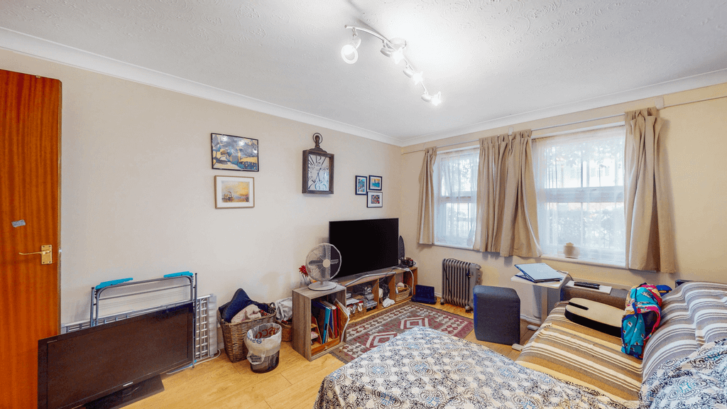 Property photo 1 of 9