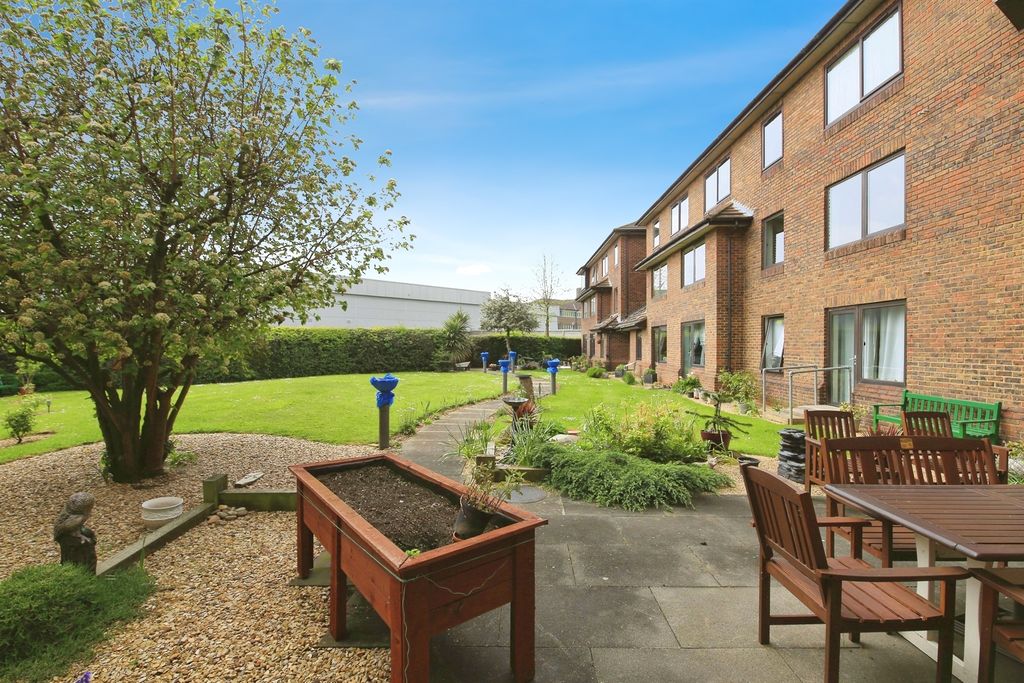 Property photo 2 of 17