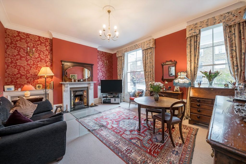 Property photo 3 of 10