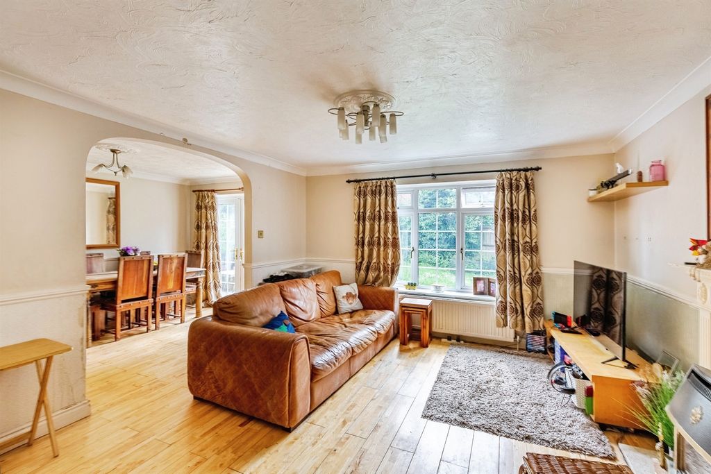Property photo 2 of 16
