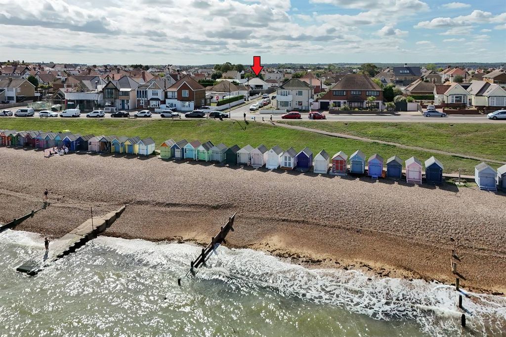 Property photo 2 of 33