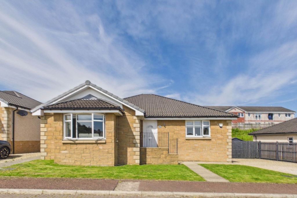 Property photo 2 of 31