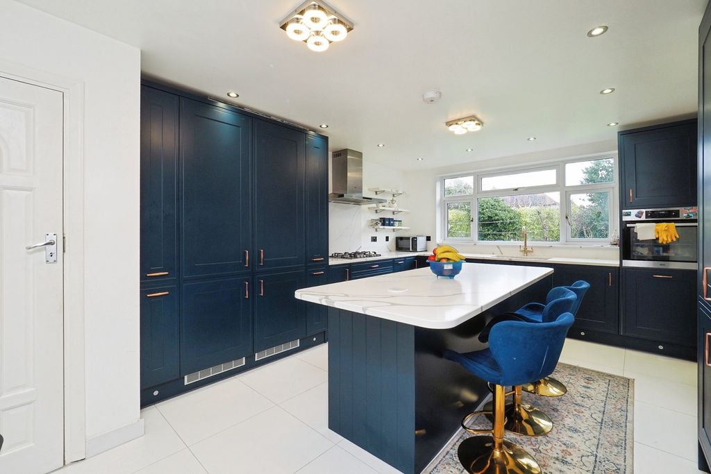 Property photo 2 of 24 Pbox-Img.Jpg